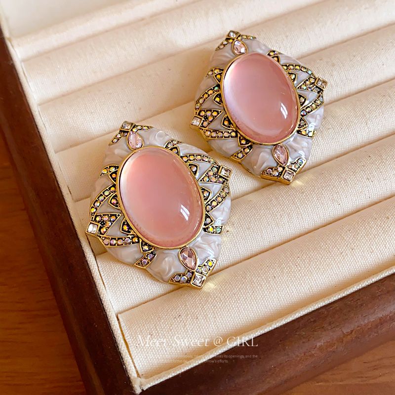 340315579bd4d47b20869d1627c4b924